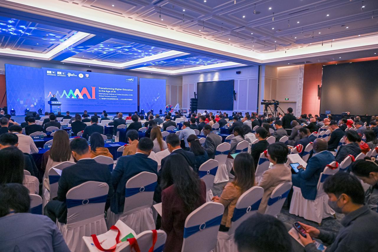 ¨La transformación de la educación superior en la era de la IA¨ – La Cumbre de Socios Globales de IIOE